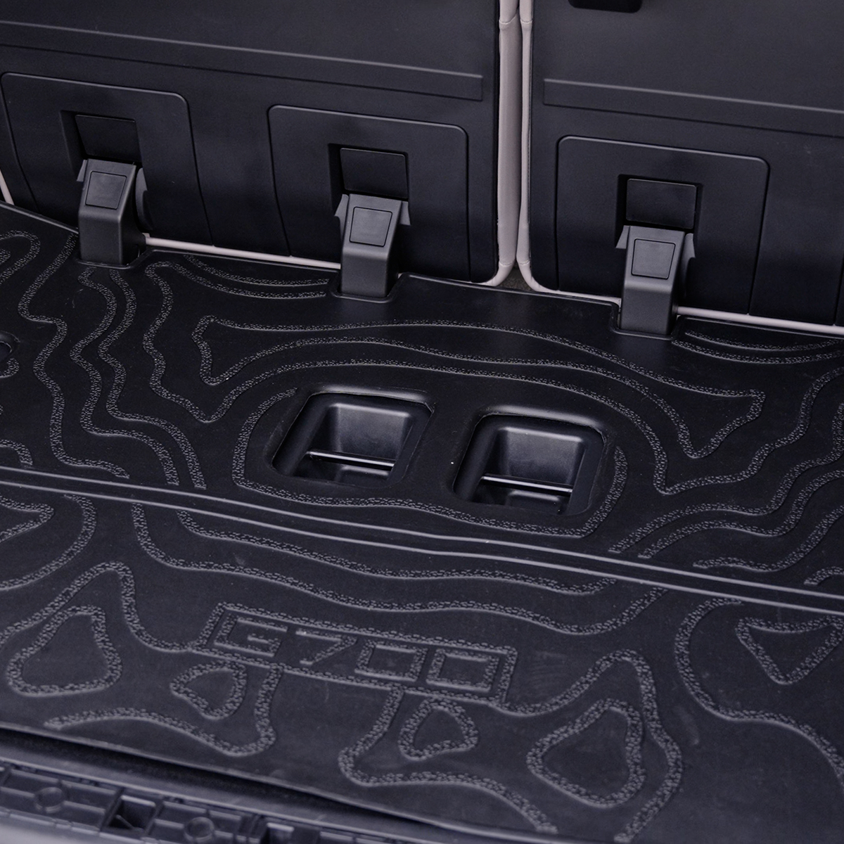 Jetour G700 TPE trunk mat, custom-fit, waterproof, durable, protects cargo area from dirt, spills, and heavy loads